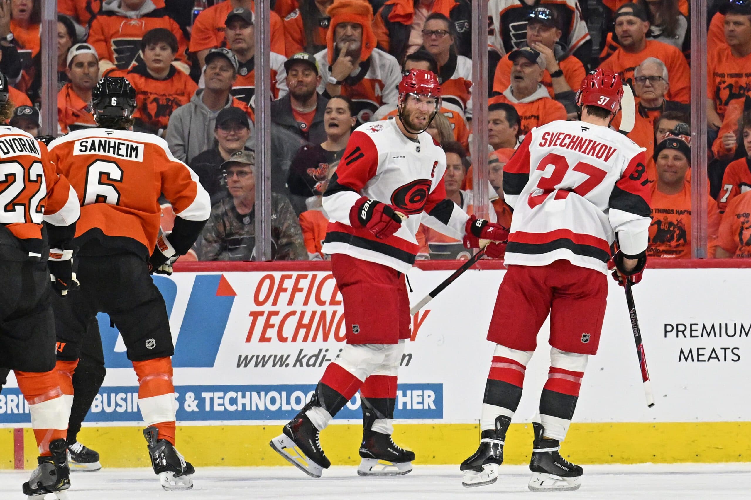 Flyers don’t appear to be in Hurricanes’ league. What’s gone wrong?