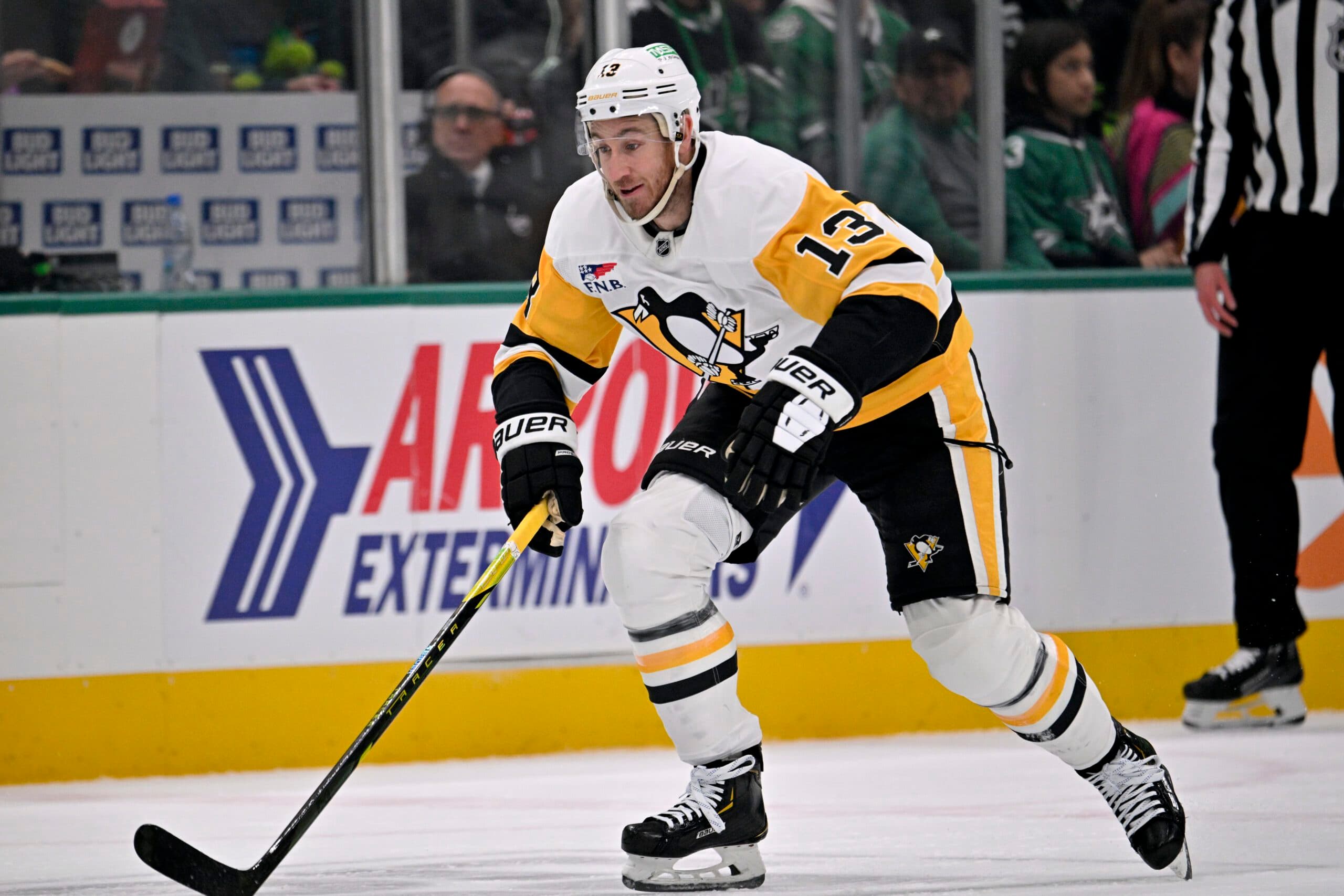 Veteran NHLer Kevin Hayes signs one-year contract in KHL