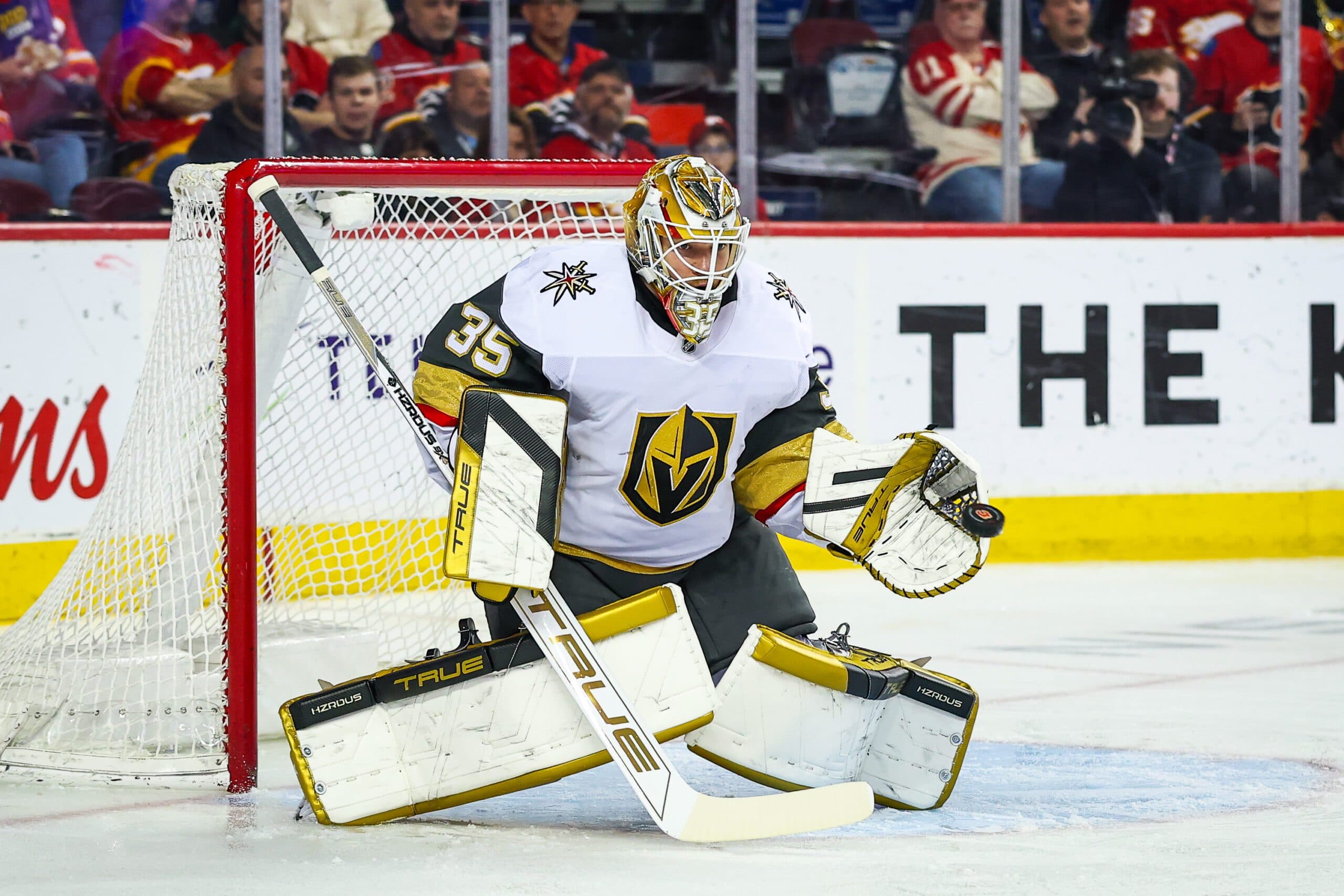 Sharks sign Ilya Samsonov to one-year contract