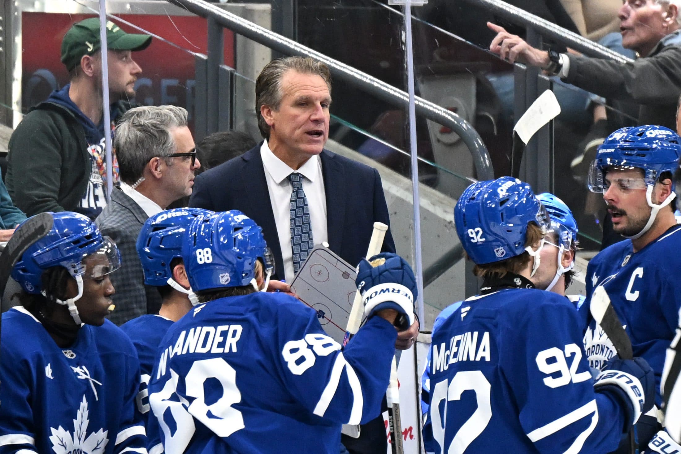 What are the early impressions of Jim Hiller with the Leafs?