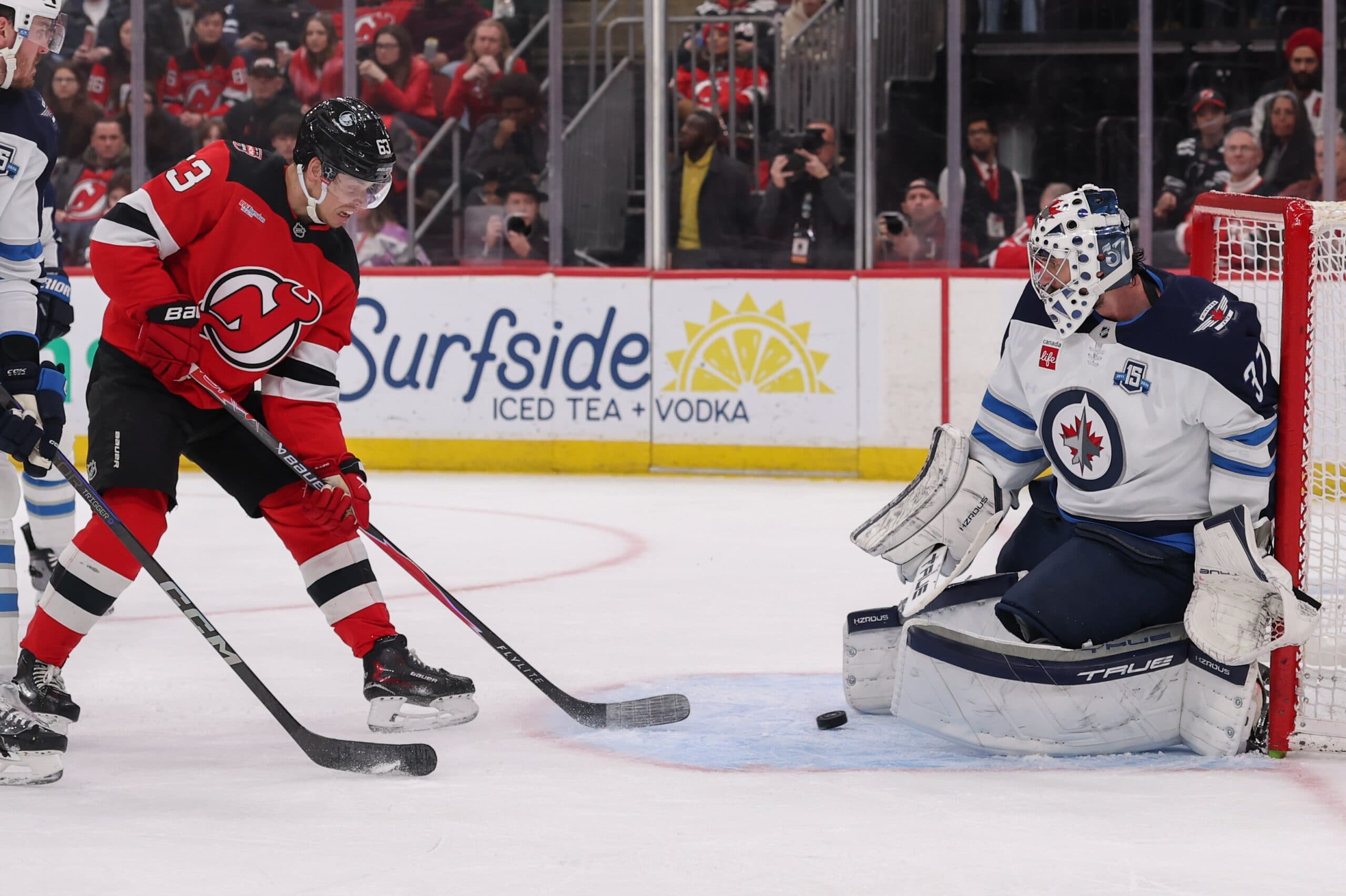 Why are hockey players the only athletes chasing small markets?