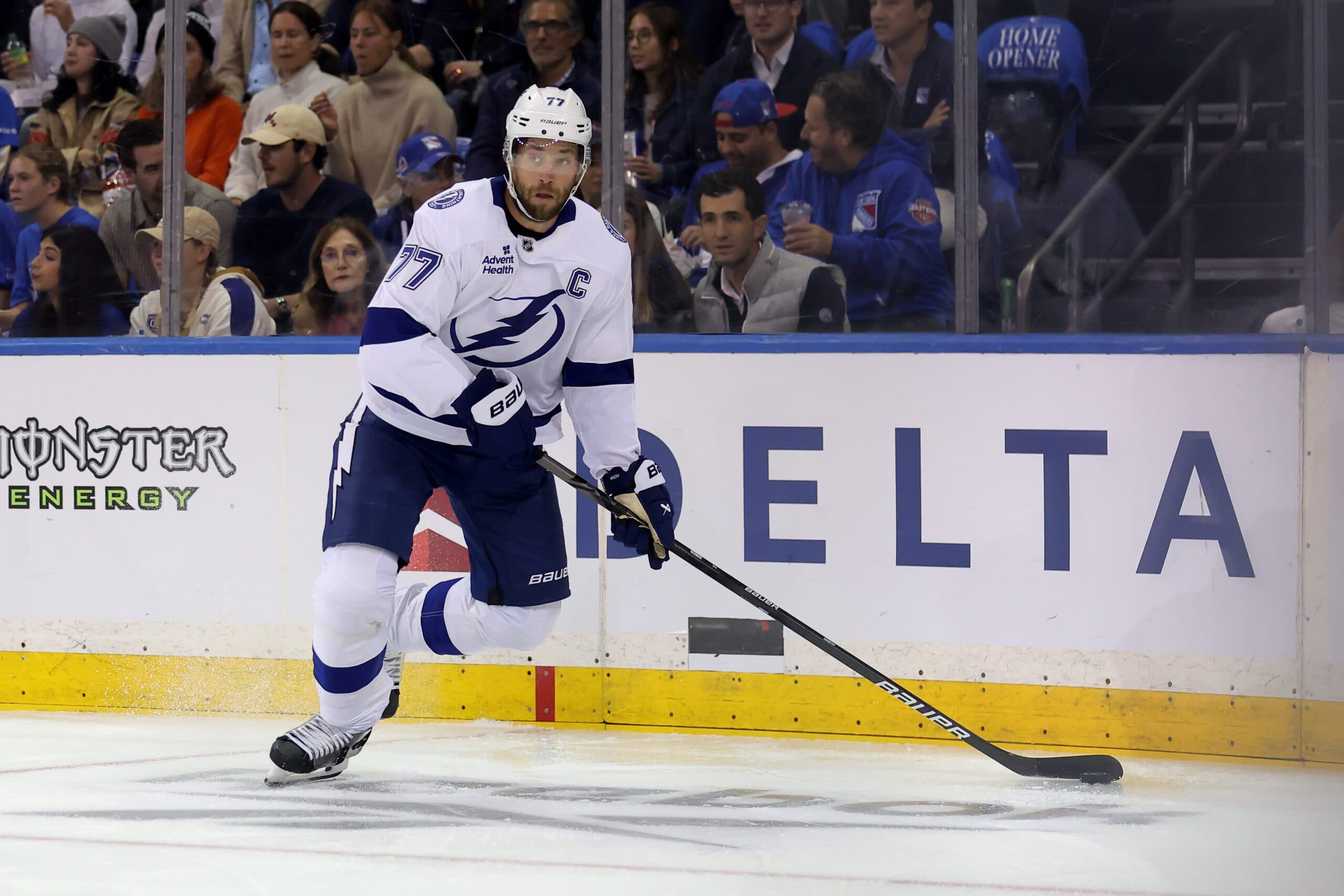 How much pressure are the Lightning under?